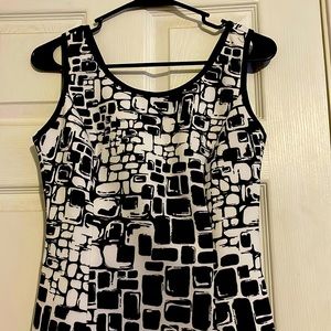 Size small neimau marcus black and white dress